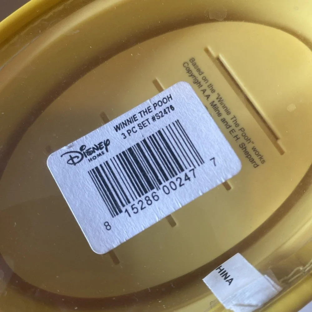 NIP Winnie the Pooh 3 Piece Plastic Vintage Bathroom Set Cup Soap Dish Brush Cup